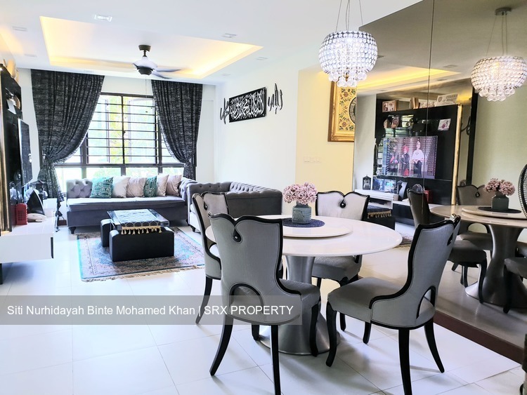 Yishun Street 31 thumbnail photo